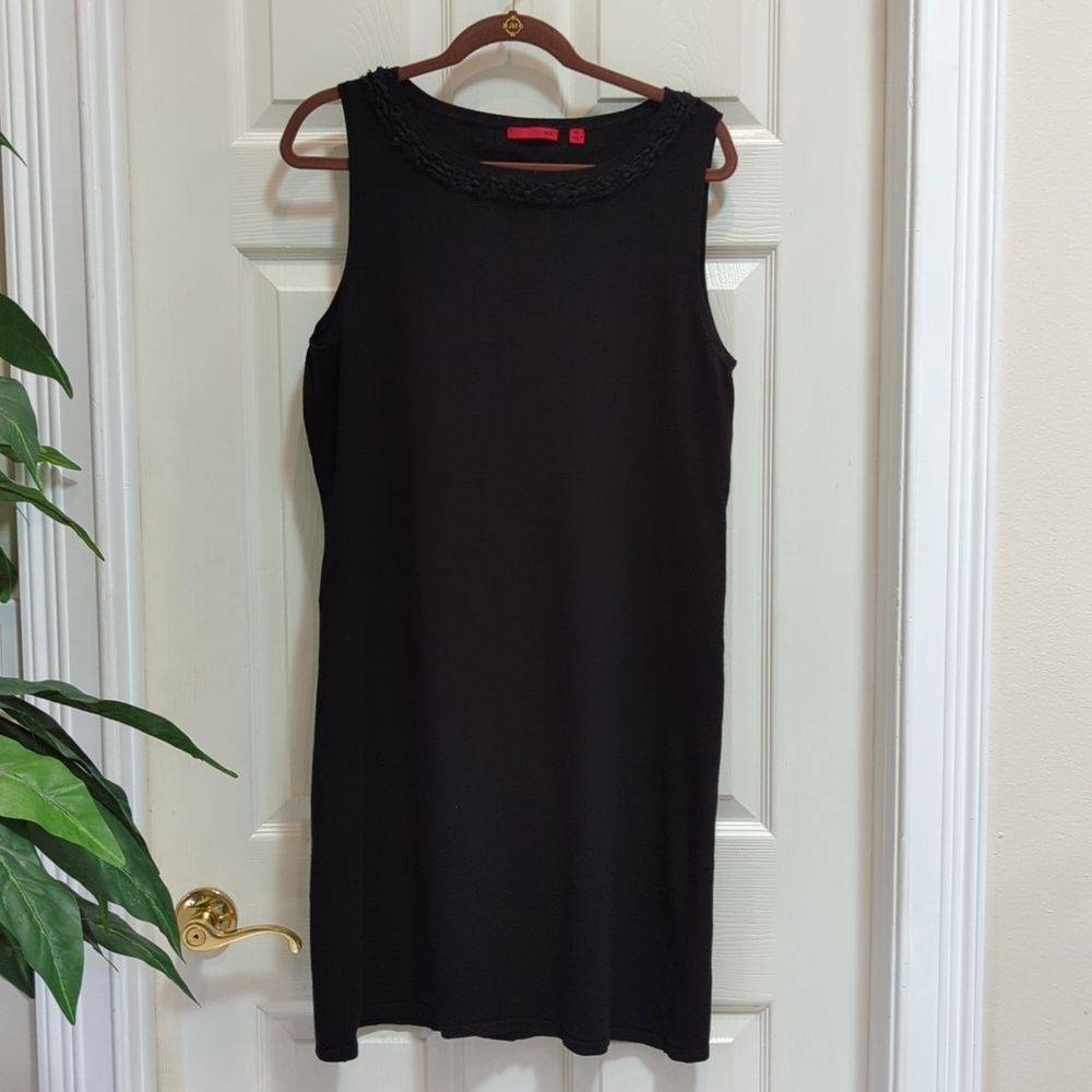 Red by Beyond Women's Black Knee Length Knit Dress Size XL w/Neck Detail